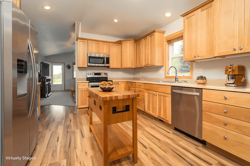 2211 Ridgedale Dr SE, Alexandria, MN 56308