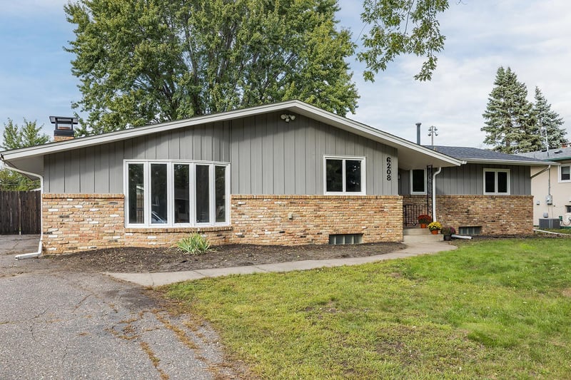 6208 81st Ave N, Brooklyn Park, MN 55443
