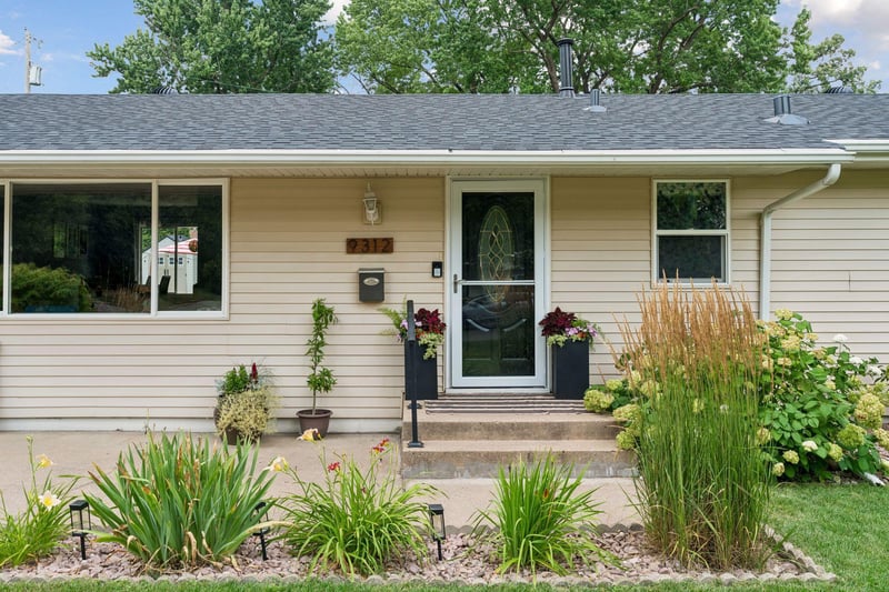 9312 W 23rd St, Saint Louis Park, MN 55426