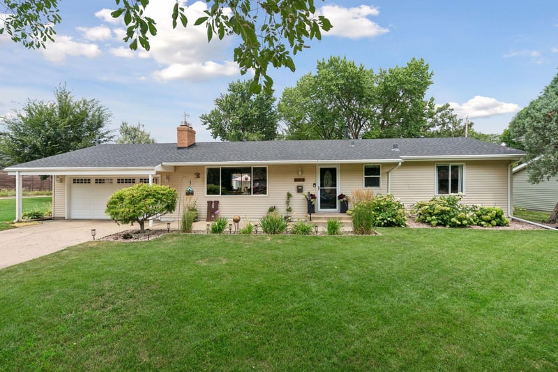 9312 W 23rd St, Saint Louis Park, MN 55426