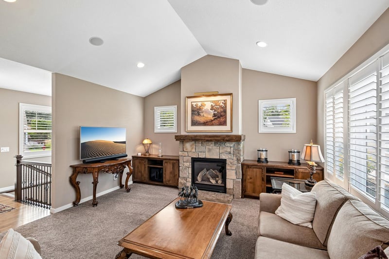 14318 Shore Crest Dr NW, Prior Lake, MN 55372
