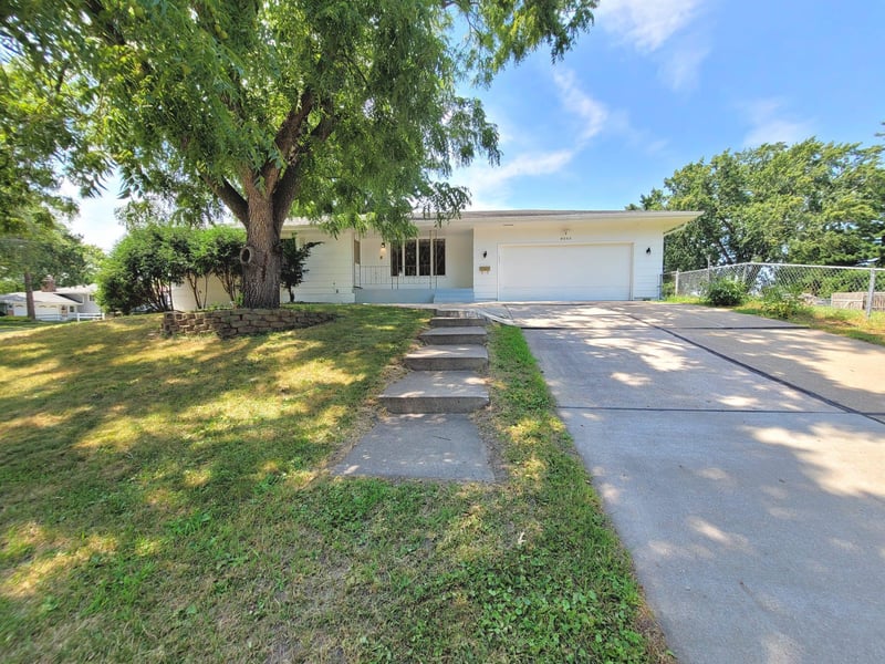 9242 Queen Ave S, Bloomington, MN 55431