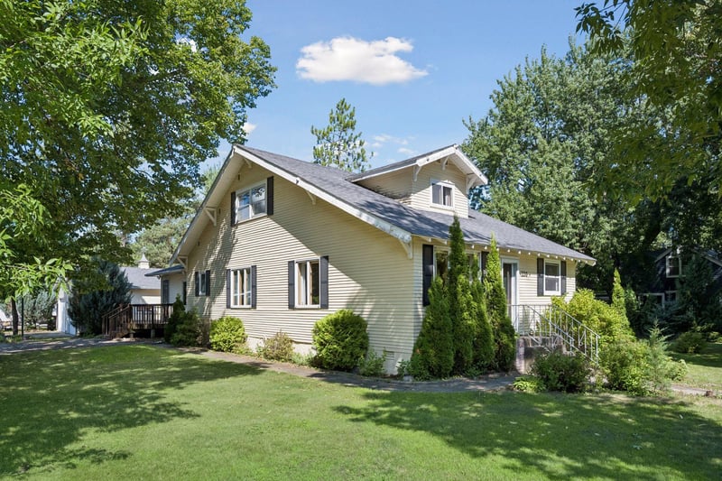 220 S Mccornell Ave, Parkers Prairie, MN 56361