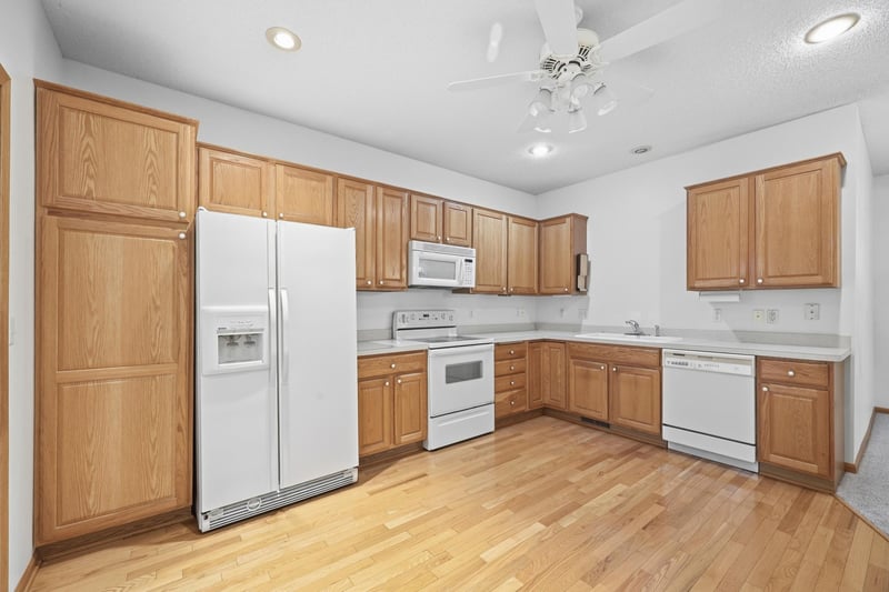17706 38th Ave N, Plymouth, MN 55446