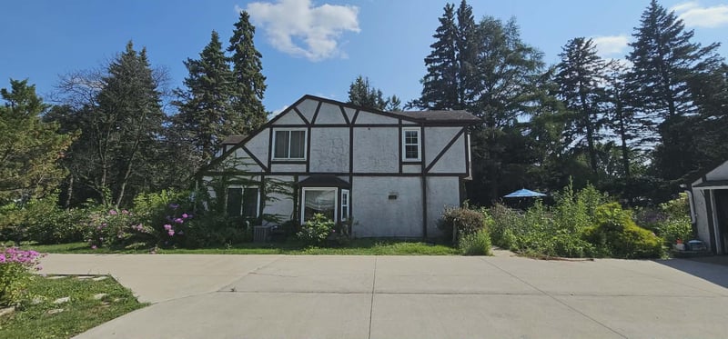 571 Century Ave N, Maplewood, MN 55119