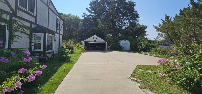 571 Century Ave N, Maplewood, MN 55119