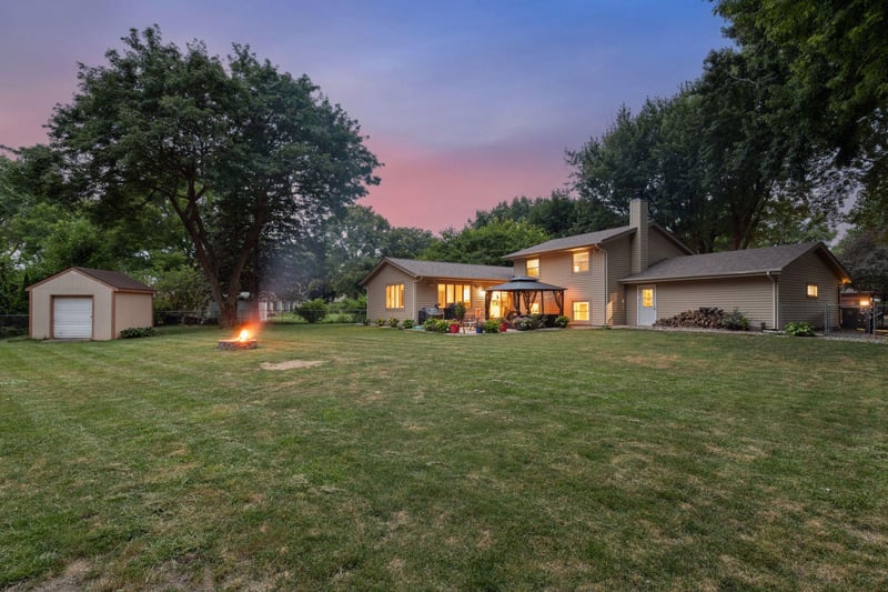 514 Laredo Ln, Chanhassen, MN 55317