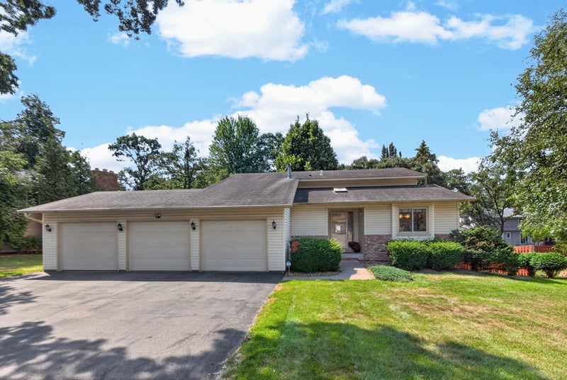 266 120th Ln NW, Coon Rapids, MN 55448