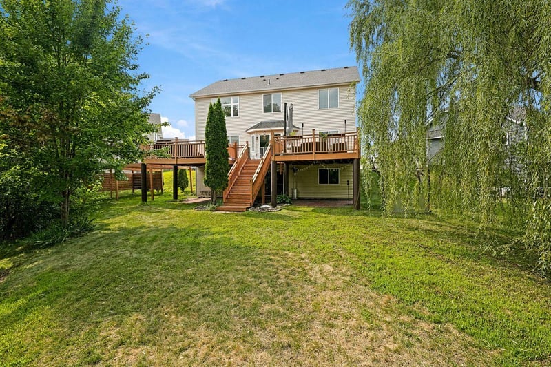 237 Adam Cir, Carver, MN 55315