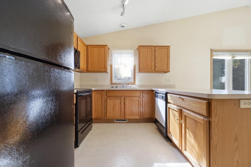 330 Sunfish Ct, Winsted, MN 55395