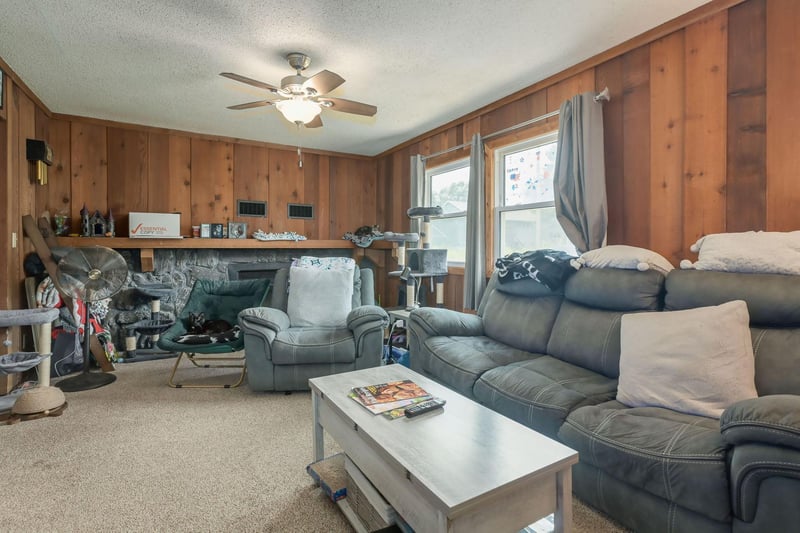 125 17th St, Newport, MN 55055