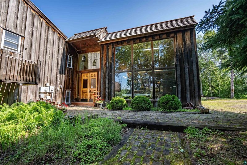 26 Saint Albans Rd, Superior, WI 54880
