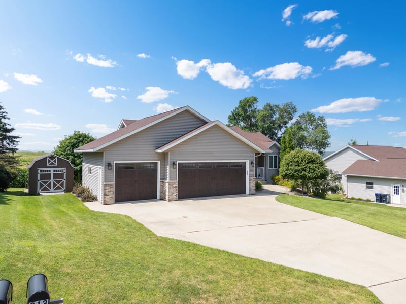 313 Maple Dr, Lanesboro, MN 55949