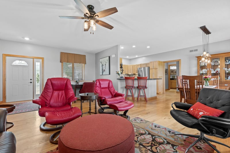 313 Maple Dr, Lanesboro, MN 55949
