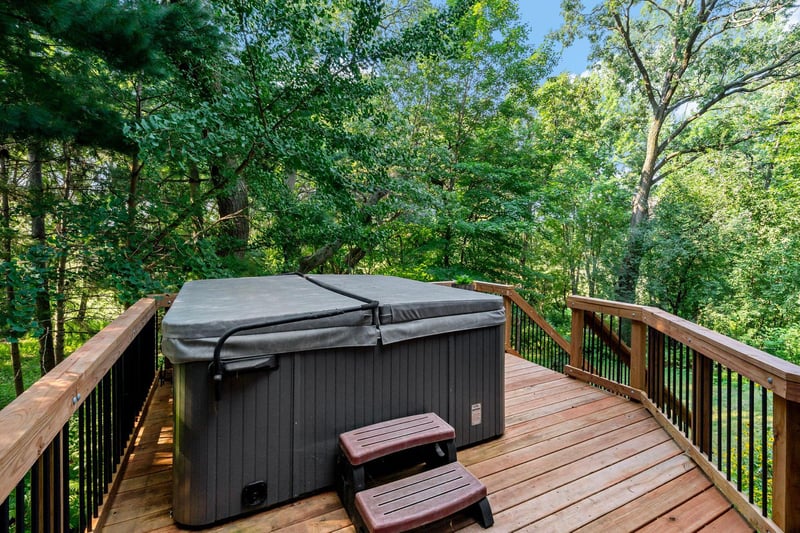388 Nottingham Dr, Circle Pines, MN 55014