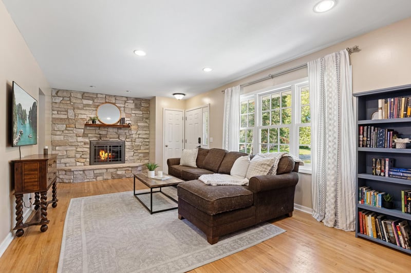 7729 Plymouth Ave N, Golden Valley, MN 55427