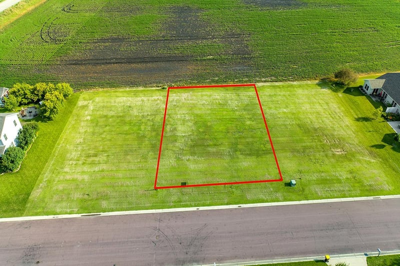 24 Marples Ave, Minnesota Lake, MN 56068