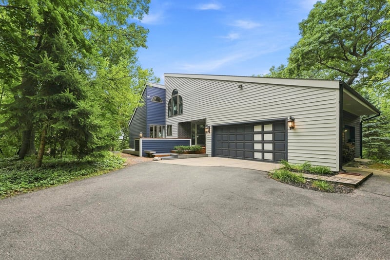 15120 Chestnut Cir, Burnsville, MN 55306