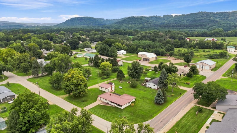 202 7th St, Pepin, WI 54759