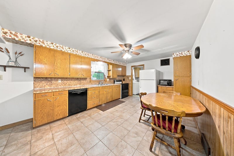 202 7th St, Pepin, WI 54759