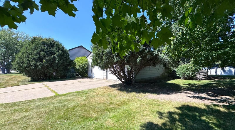 410 1st St NW, Aitkin, MN 56431
