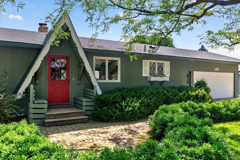 103 Lakeside Dr, Stillwater, MN 55082