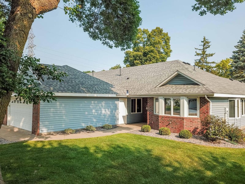 7020 24th St N, Oakdale, MN 55128