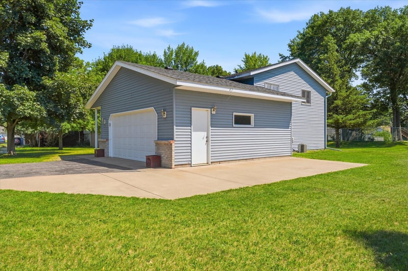 1515 32nd Ave SW, Cambridge, MN 55008