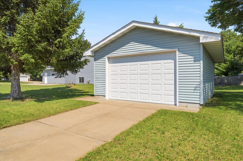 1515 32nd Ave SW, Cambridge, MN 55008