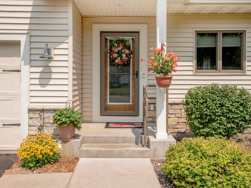 2365 Skillman Ave E, North Saint Paul, MN 55109