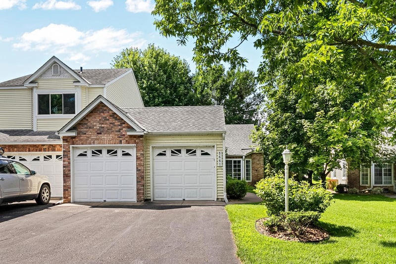 5661 Donegal Ct, Shoreview, MN 55126