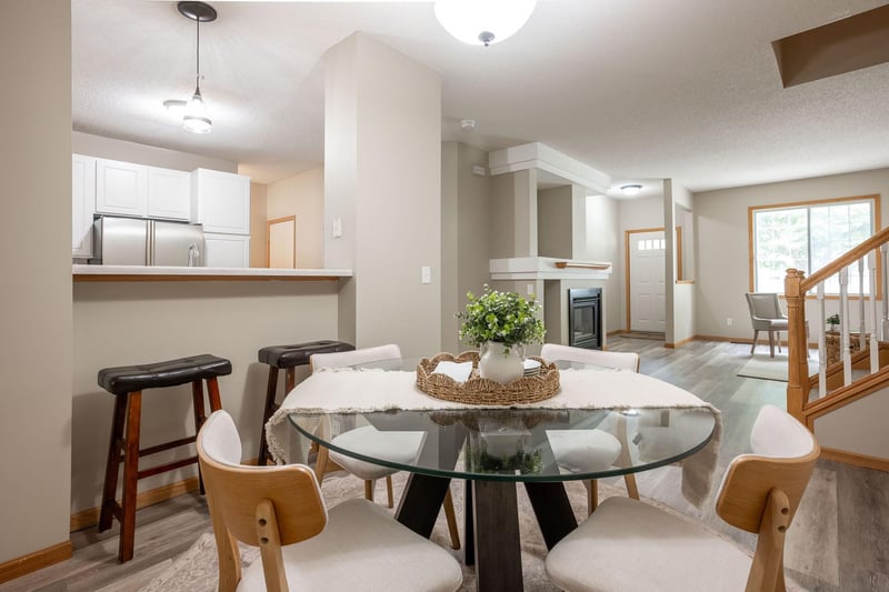 3001 Juniper Ln #I, Woodbury, MN 55125