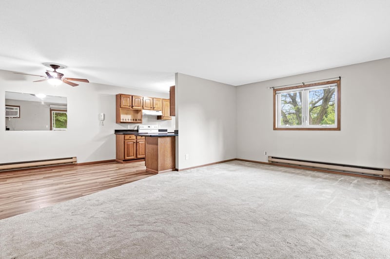 3275 80th St E #305, Inver Grove Heights, MN 55076