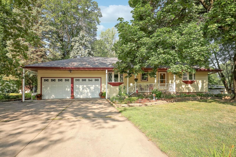 5840 Tennison Dr NE, Fridley, MN 55432