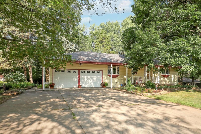 5840 Tennison Dr NE, Fridley, MN 55432