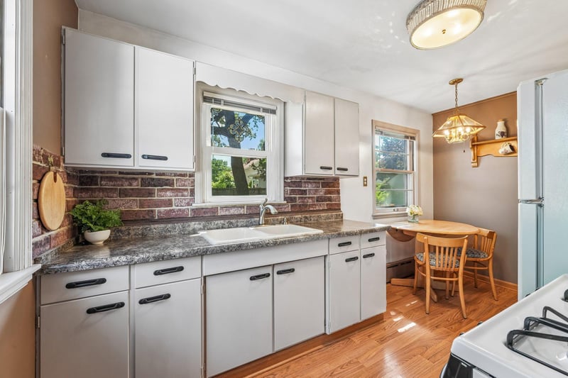 1840 Taylor Ave, Saint Paul, MN 55104