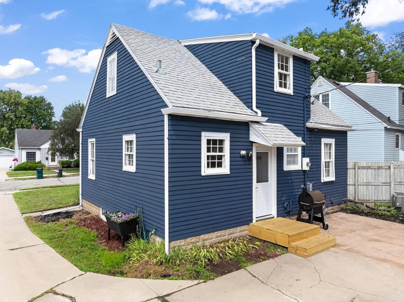 1202 12th Ave NE, Rochester, MN 55906