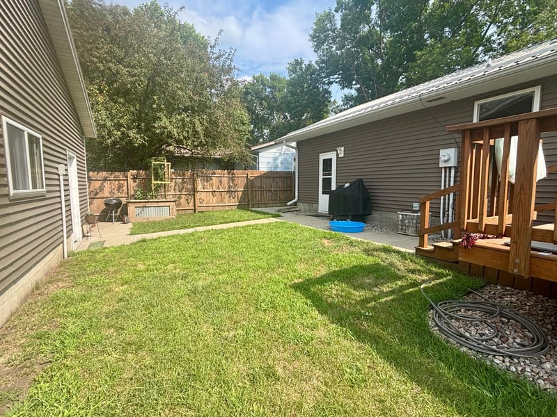 305 E 12th St, Redwood Falls, MN 56283