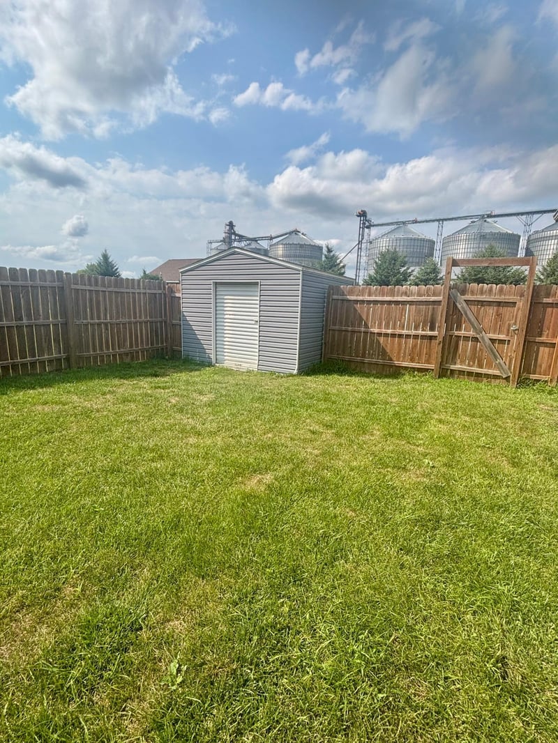 305 E 12th St, Redwood Falls, MN 56283