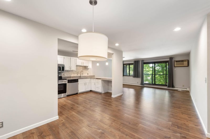 5697 Green Circle Dr #315, Hopkins, MN 55343