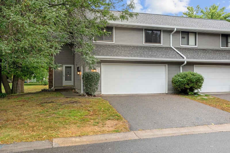 4135 Shirlee Ln S, Shoreview, MN 55126