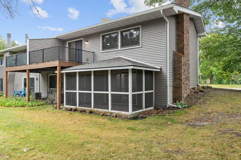 4135 Shirlee Ln S, Shoreview, MN 55126