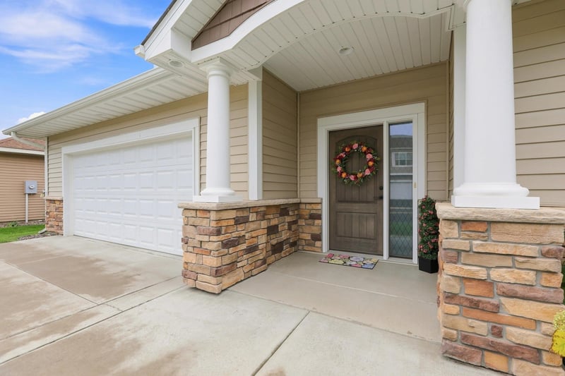 7170 Queens Ct NE, Otsego, MN 55330
