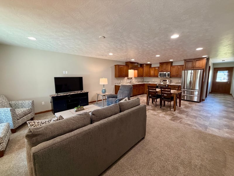 104 W Barck Ave, Luverne, MN 56156