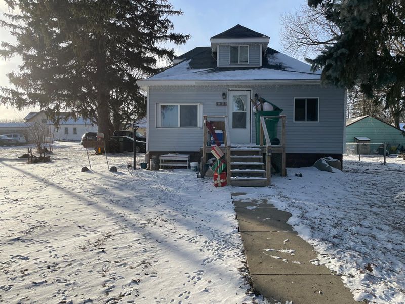 108 N West St, Ceylon, MN 56121