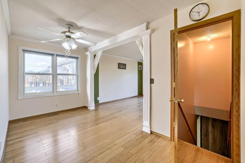 978 Western Ave N, Saint Paul, MN 55117