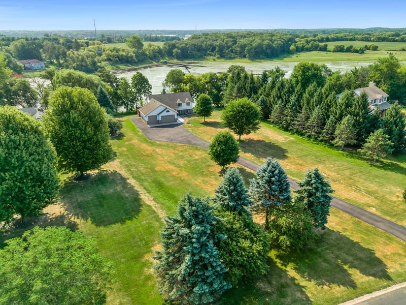 27321 Isle Dr, Chisago City, MN 55013