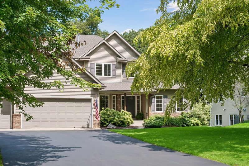 2240 Thrushwood Cir, Victoria, MN 55386