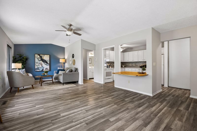 9701 Cimarron Trl, Minnetonka, MN 55305
