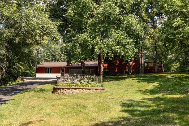 2222 Schmidt Ct SE, Rochester, MN 55904